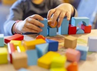 Как выбрать развивающие игрушки: руководство для родителей